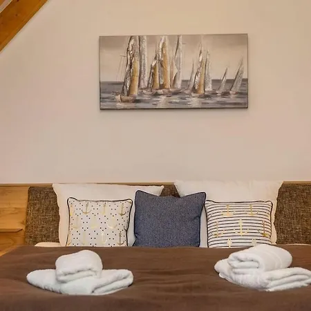 One-bedroom Apartment *